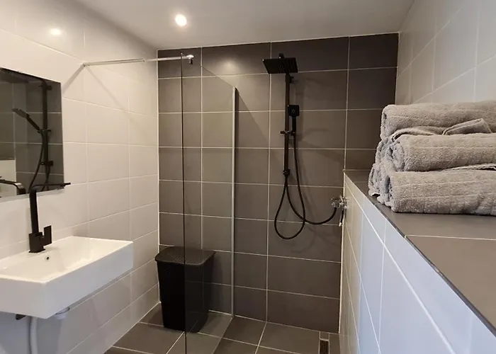 La Belle Petite Ferme Rosiers De Julliac 19350 *