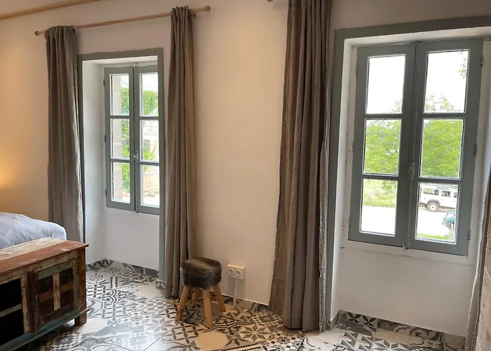 La Belle Petite Ferme Rosiers De Julliac 19350 Le Bos