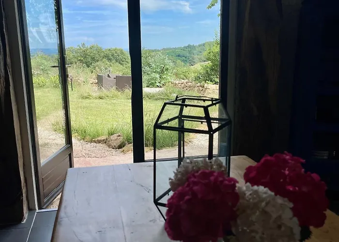 La Belle Petite Ferme Rosiers De Julliac 19350 * Le Bos